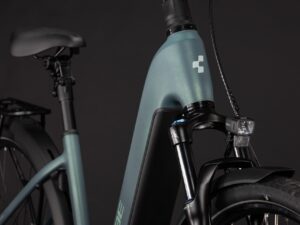 Cube - TOURING HYBRID DELUXE SLX 800