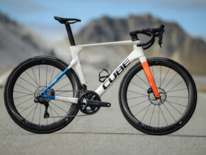 CUBE LITENING AERO C:68X RACE - Teamline Maat 56